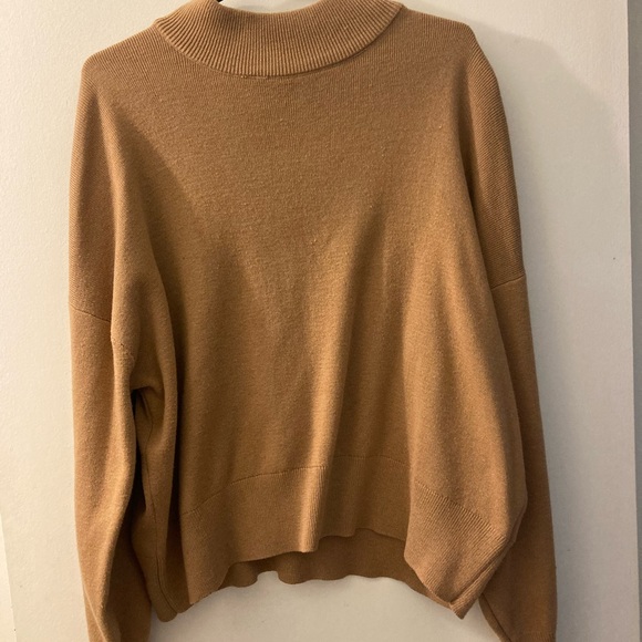 sweater - Picture 1 of 2